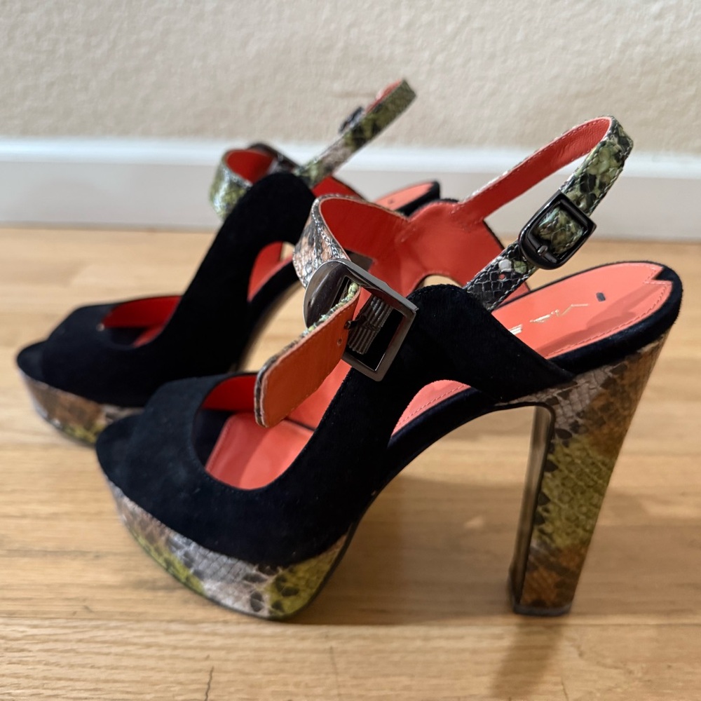 Stylish Black and Snake Print Women's Heels